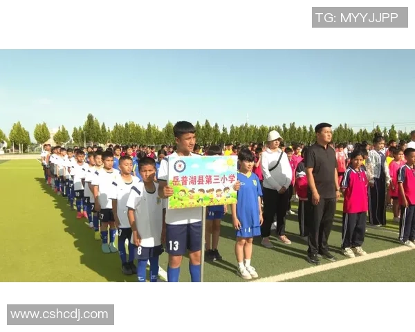 小孩心中的足球梦追逐明星的脚步与激情