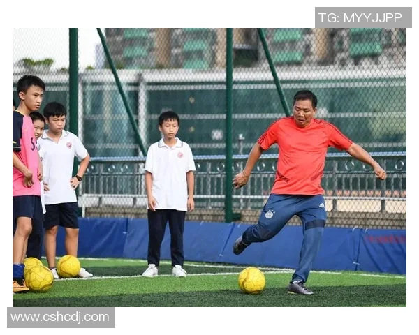 张芳独家解析足球技战术与心得体会助你提升球场表现