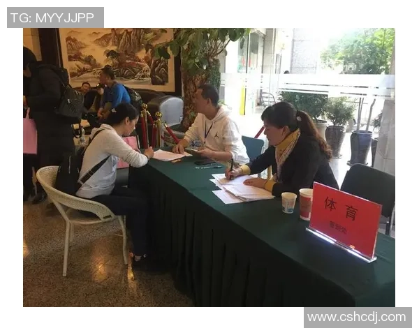 纹英文图案足球明星的魅力与风采解析及其对球迷文化的影响 纹英文图案足球明星的魅力与风采解析及其对球迷文化的影响