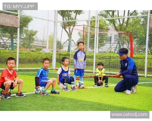 足球明星与儿子共享快乐时光亲子互动尽显温馨足球魅力 足球明星与儿子共享快乐时光亲子互动尽显温馨足球魅力